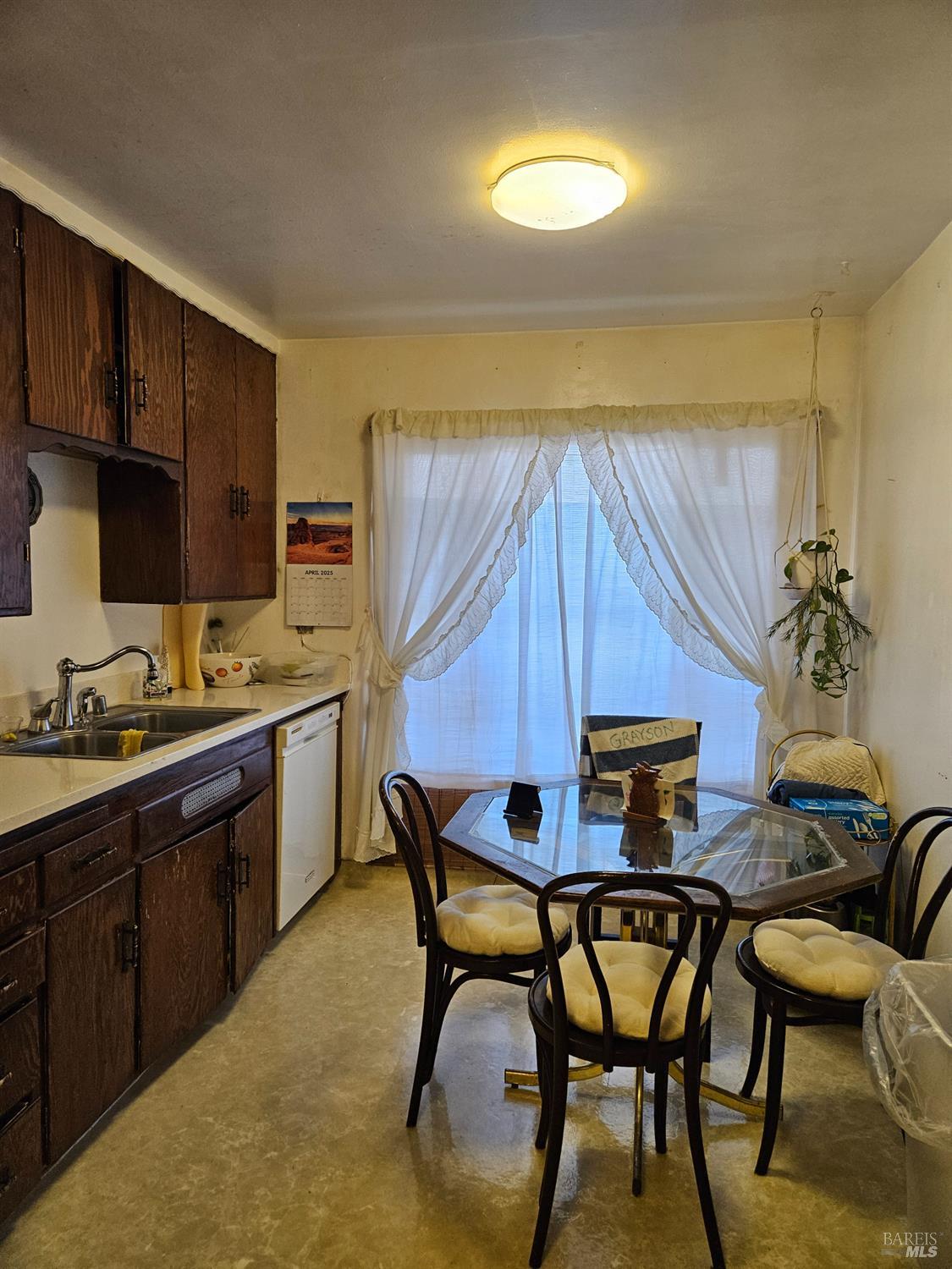Detail Gallery Image 9 of 19 For 6117 Rosalind Ave, Richmond,  CA 94805 - 3 Beds | 1 Baths