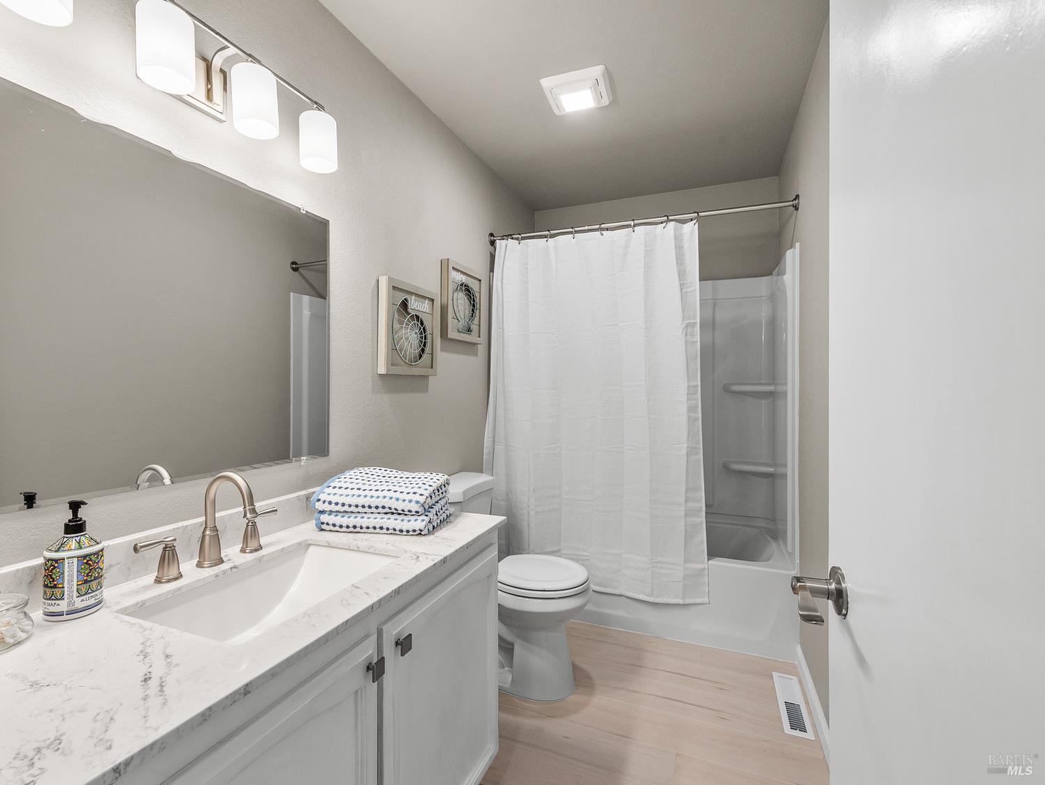 Detail Gallery Image 12 of 26 For 5330 Arnica Way, Santa Rosa,  CA 95403 - 4 Beds | 2 Baths