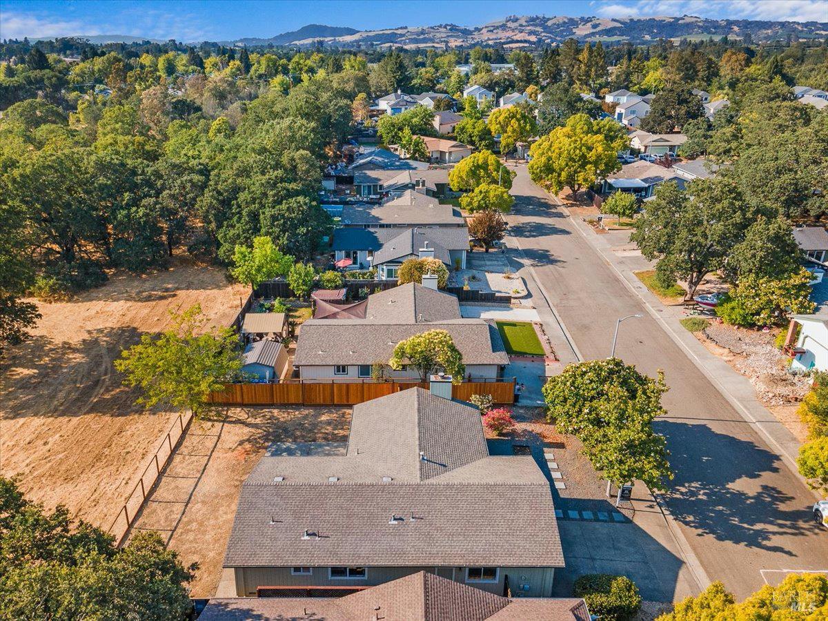 Detail Gallery Image 24 of 27 For 989 Ventnor Ave, Windsor,  CA 95492 - 3 Beds | 2 Baths