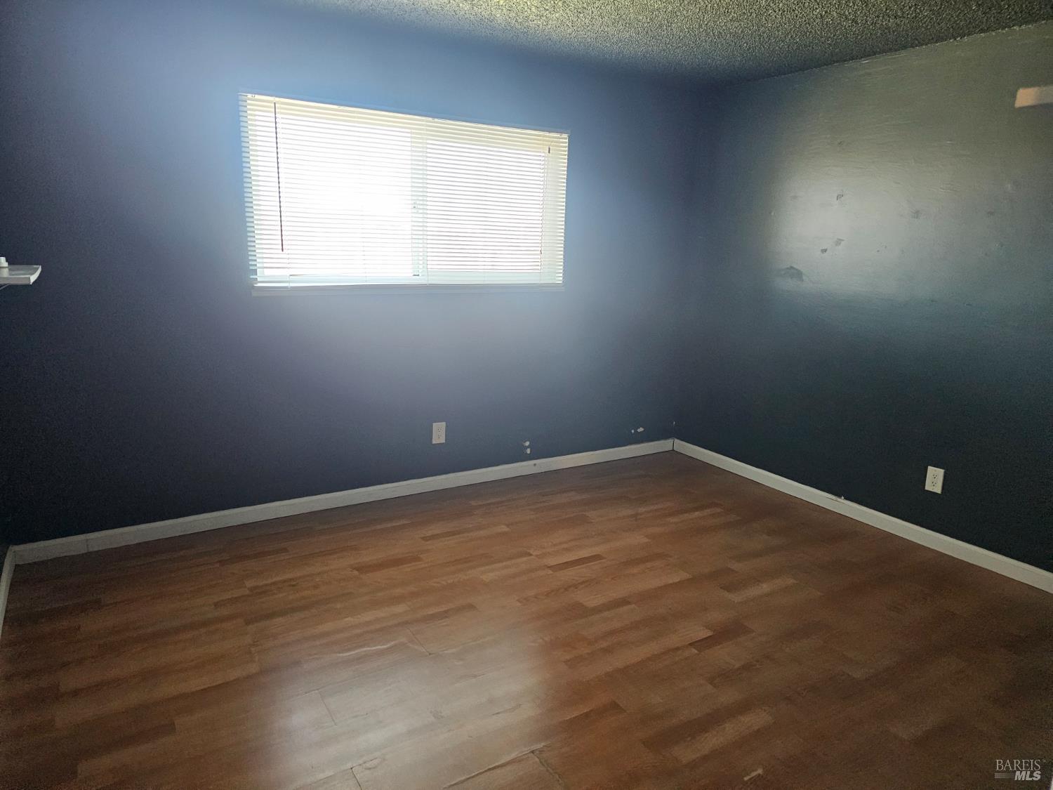 Detail Gallery Image 6 of 10 For 1157 School St, Suisun City,  CA 94585 - 3 Beds | 1 Baths