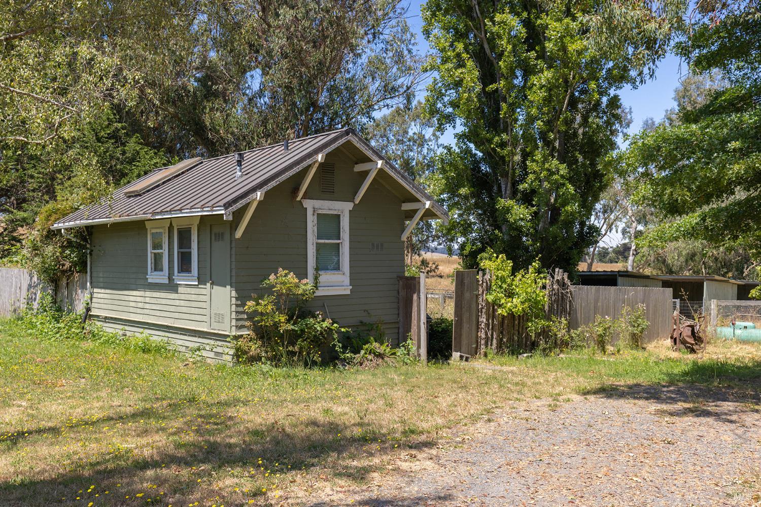 Detail Gallery Image 8 of 41 For 3803 Spring Hill Rd, Petaluma,  CA 94952 - 6 Beds | 5/1 Baths
