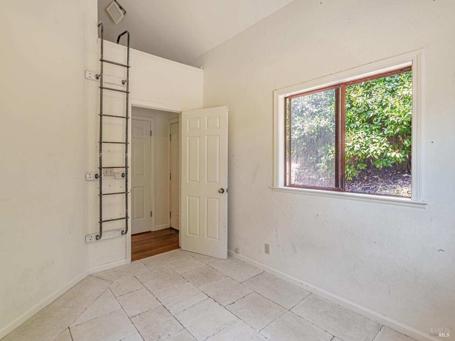 Detail Gallery Image 4 of 66 For 480 Pearl St, Cazadero,  CA 95421 - 3 Beds | 2 Baths