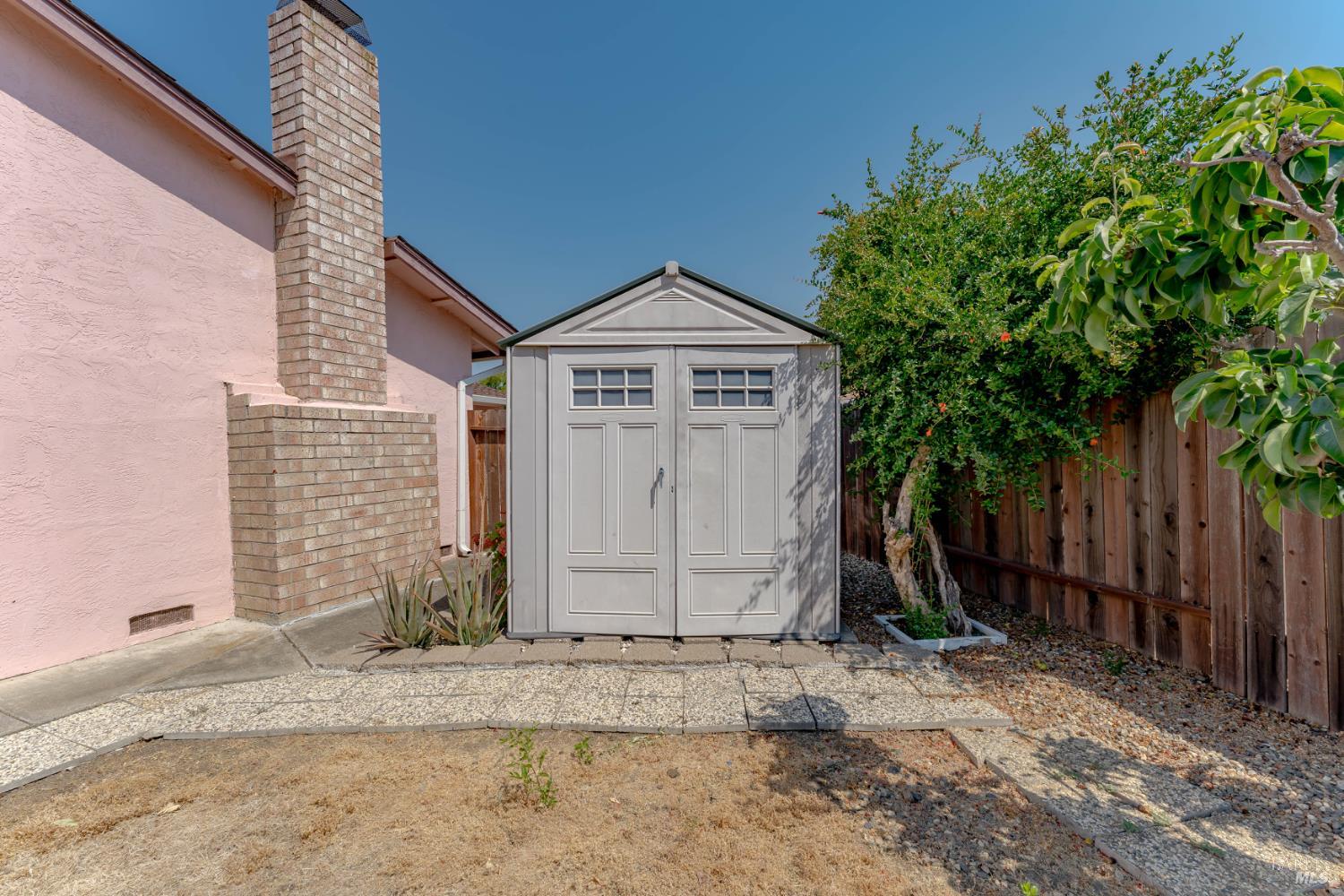 Detail Gallery Image 36 of 44 For 2049 Harte Ct, Fairfield,  CA 94533 - 4 Beds | 2 Baths