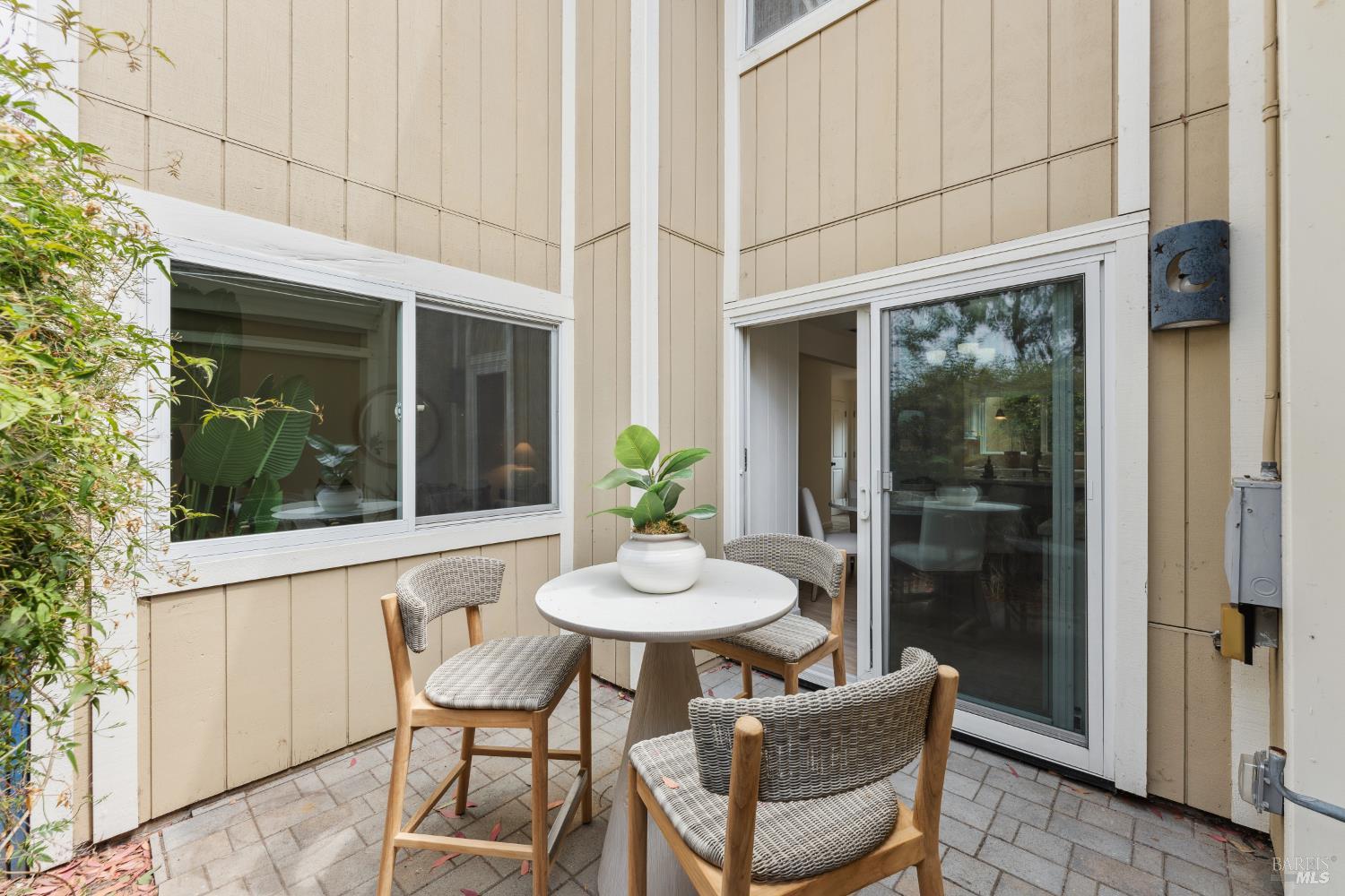 Detail Gallery Image 13 of 39 For 6 Coleridge Dr, Mill Valley,  CA 94941 - 3 Beds | 2/1 Baths