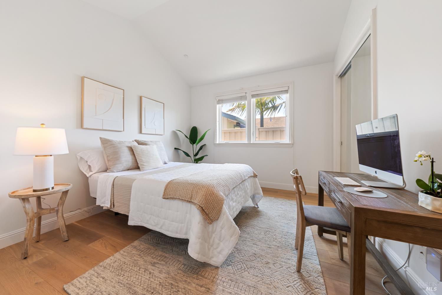Detail Gallery Image 28 of 44 For 220 Jamaica St, Tiburon,  CA 94920 - 4 Beds | 2/1 Baths