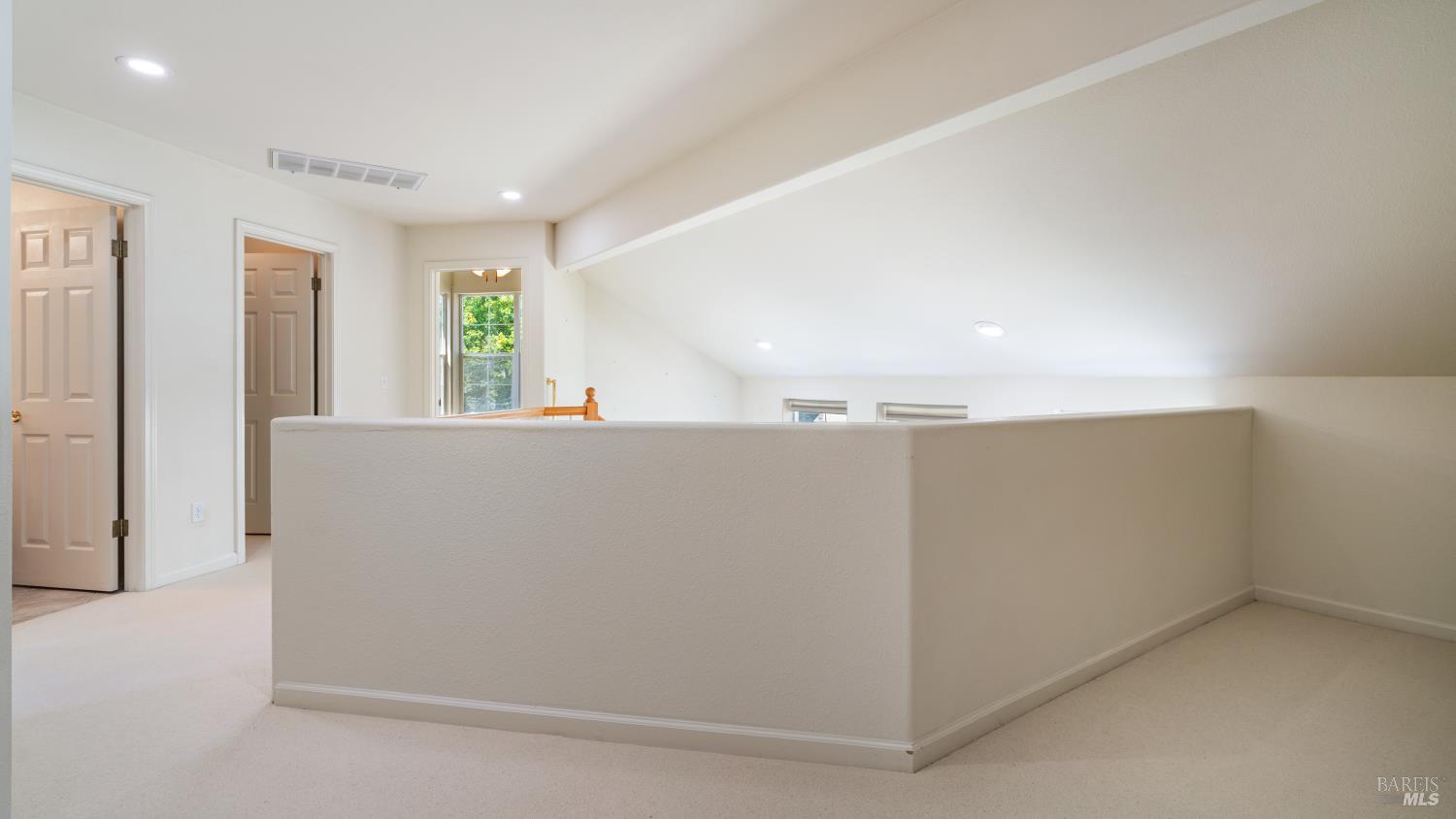 Detail Gallery Image 25 of 54 For 15 Wedgewood Ct, Petaluma,  CA 94954 - 4 Beds | 3 Baths