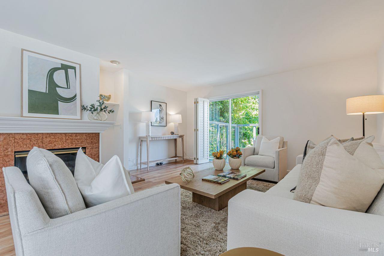 Detail Gallery Image 10 of 60 For 2541 Topaz Dr, Novato,  CA 94945 - 4 Beds | 2/1 Baths