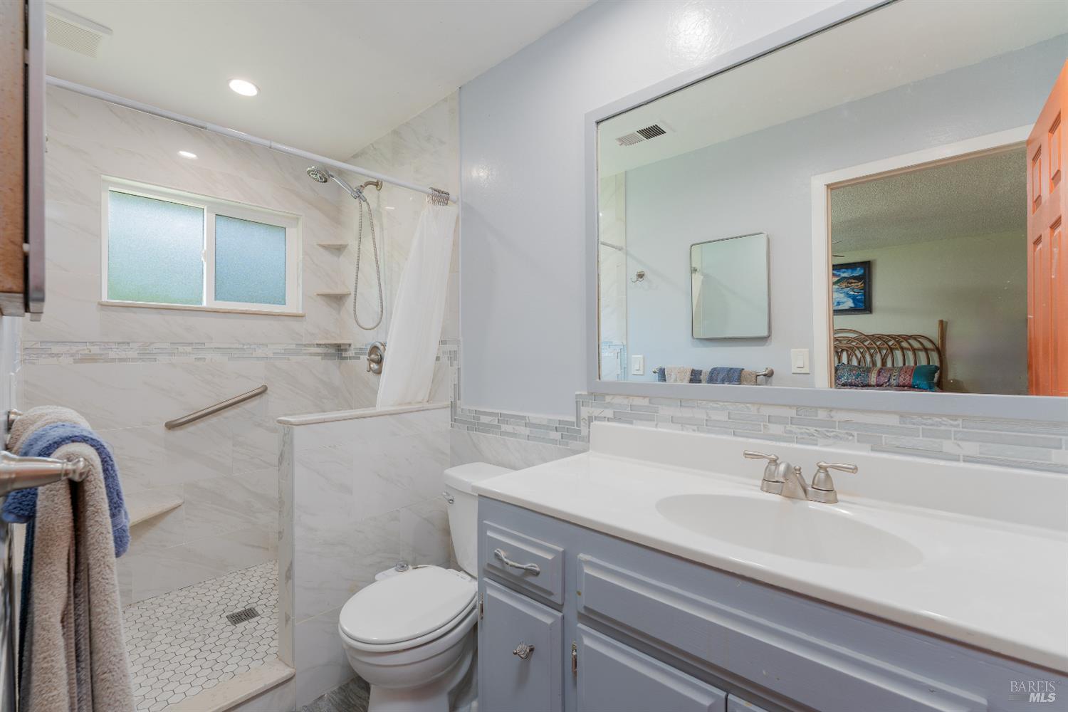 Detail Gallery Image 17 of 34 For 1725 E Madrone Dr, Ukiah,  CA 95482 - 4 Beds | 2 Baths