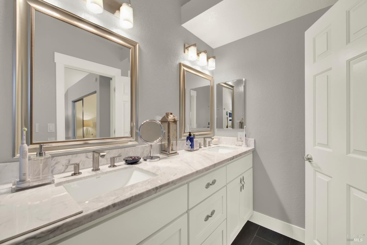 Detail Gallery Image 34 of 63 For 231 Ballindine Dr, Vacaville,  CA 95688 - 4 Beds | 2 Baths