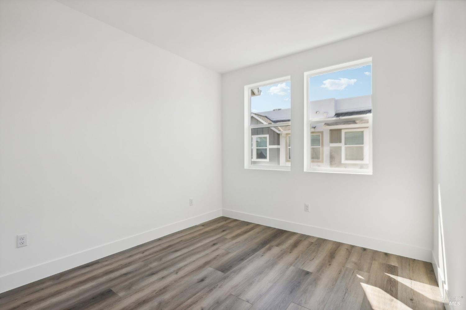 Detail Gallery Image 26 of 38 For 437 Semillion Ln, Santa Rosa,  CA 95403 - 3 Beds | 2/1 Baths