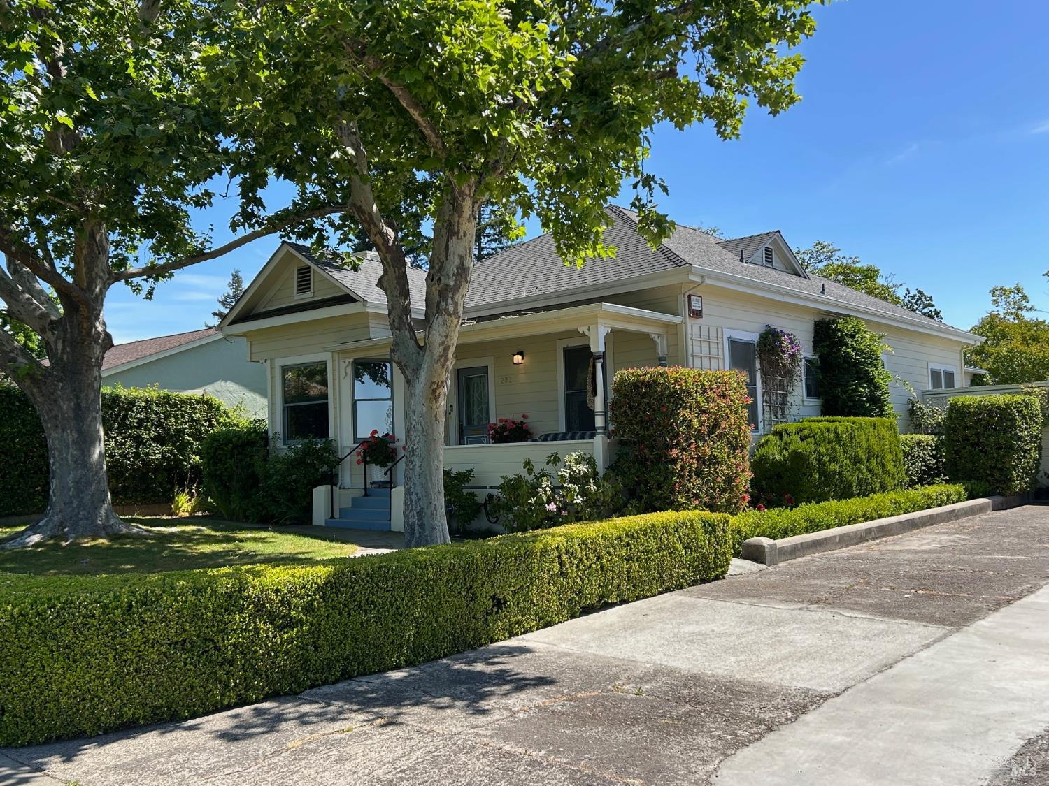 Detail Gallery Image 1 of 1 For 282 4th St, Sonoma,  CA 95476 - 3 Beds | 2 Baths