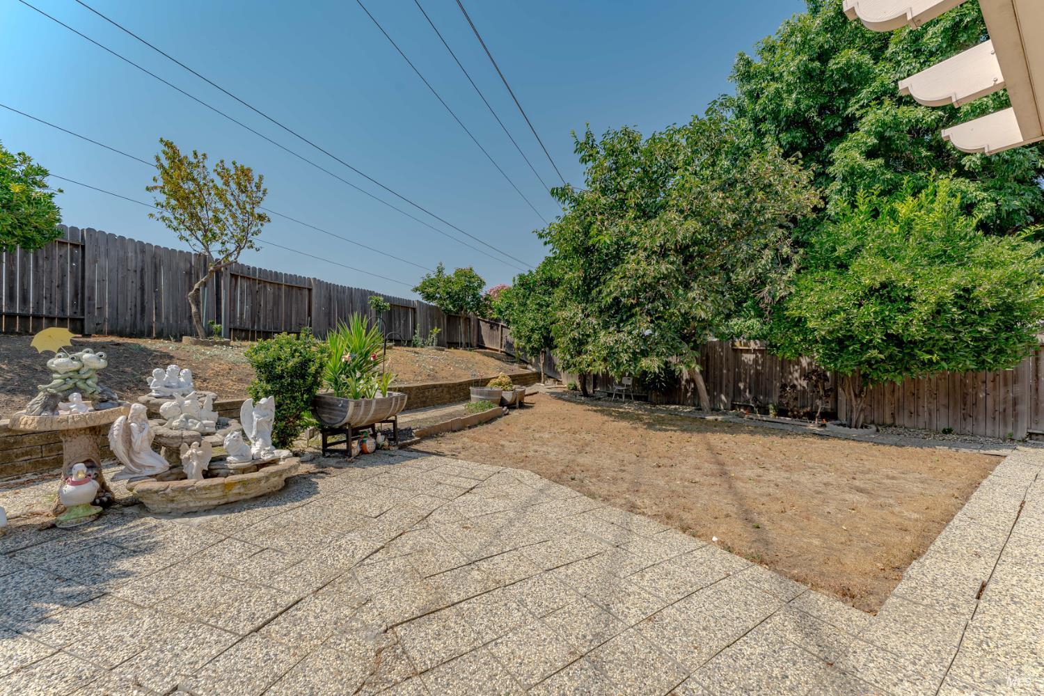 Detail Gallery Image 29 of 44 For 2049 Harte Ct, Fairfield,  CA 94533 - 4 Beds | 2 Baths