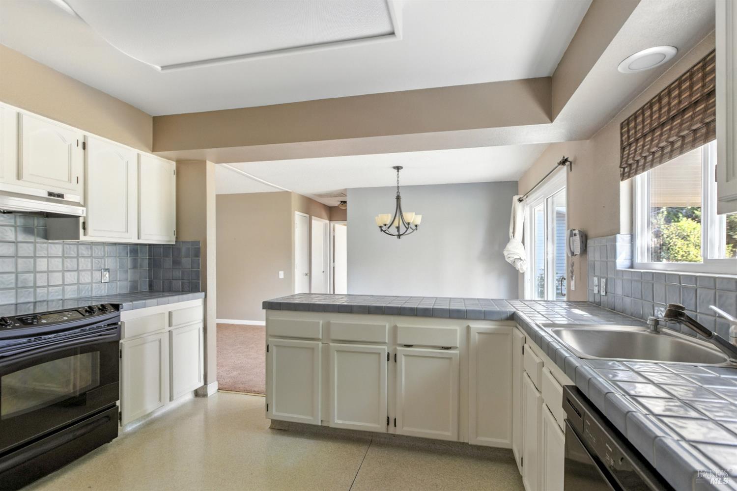 Detail Gallery Image 5 of 30 For 189 Lassen Cir, Vacaville,  CA 95687 - 2 Beds | 1 Baths