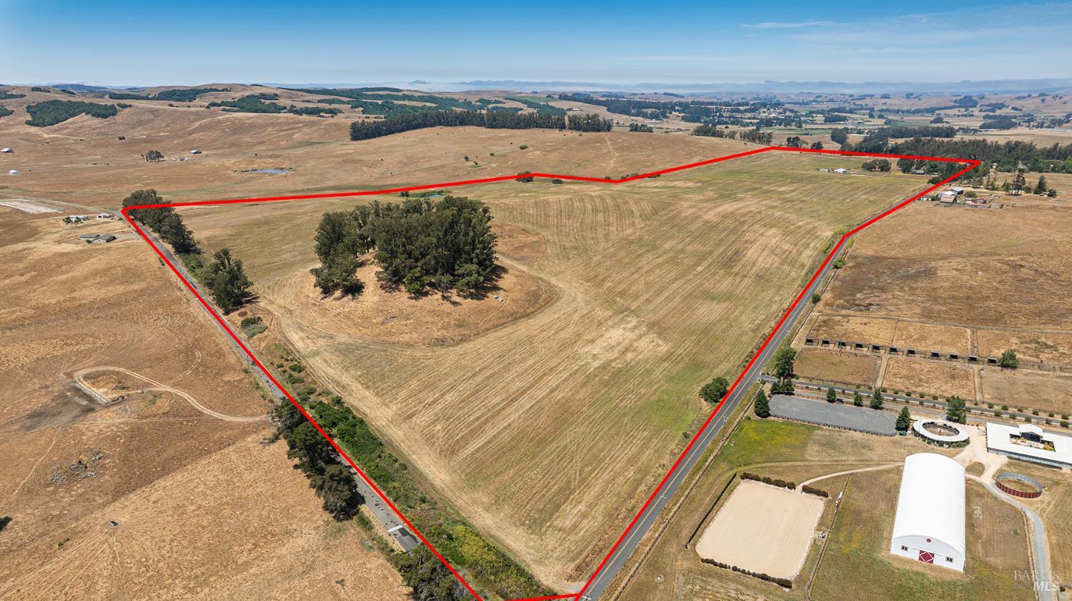 Detail Gallery Image 3 of 41 For 3803 Spring Hill Rd, Petaluma,  CA 94952 - 6 Beds | 5/1 Baths