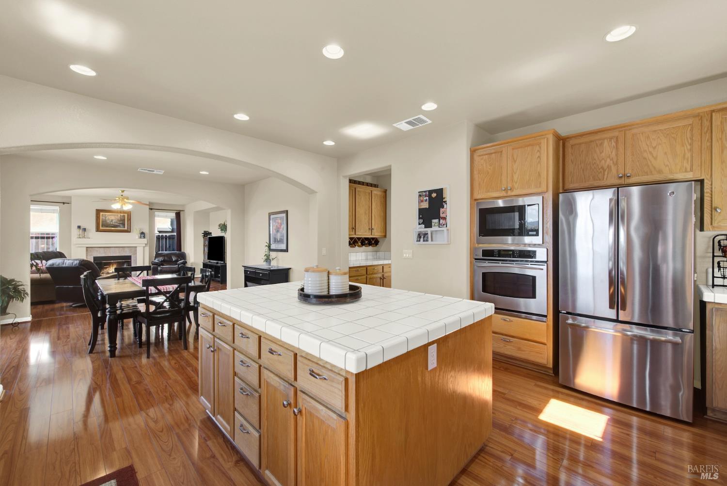 Detail Gallery Image 27 of 99 For 365 Sage Sparrow Cir, Vacaville,  CA 95687 - 6 Beds | 4 Baths