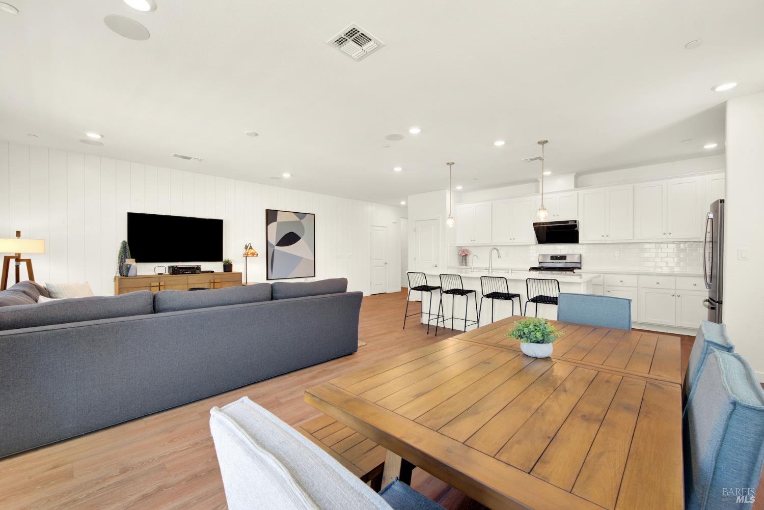 Detail Gallery Image 43 of 73 For 570 Wildflower Ct, Dixon,  CA 95620 - 3 Beds | 2 Baths