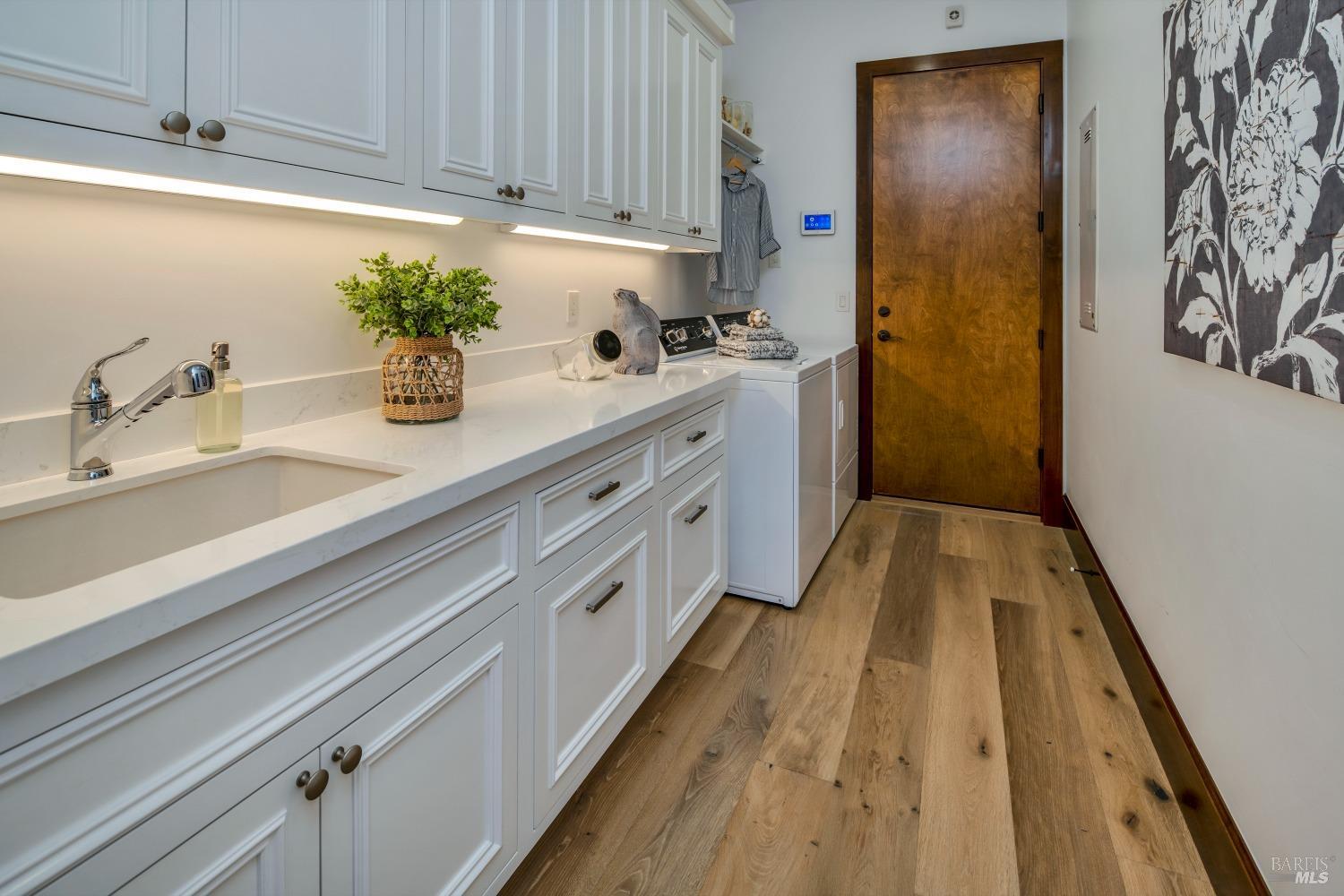 Detail Gallery Image 35 of 57 For 231 Poppy Hill Dr, Healdsburg,  CA 95448 - 4 Beds | 3/1 Baths