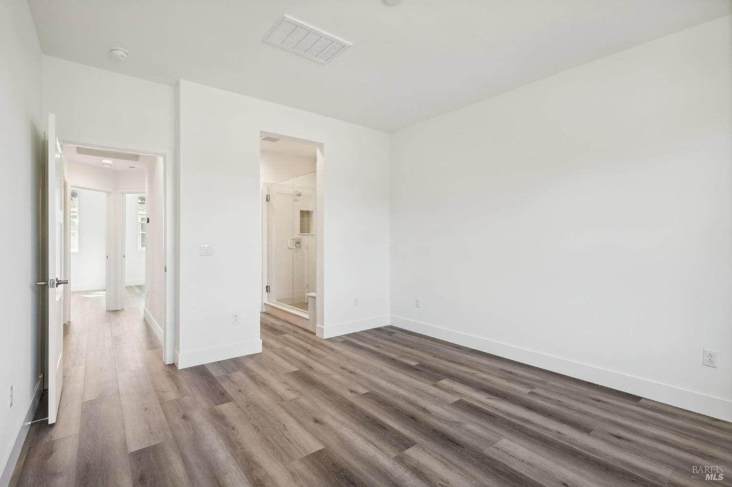 Detail Gallery Image 20 of 38 For 437 Semillion Ln, Santa Rosa,  CA 95403 - 3 Beds | 2/1 Baths
