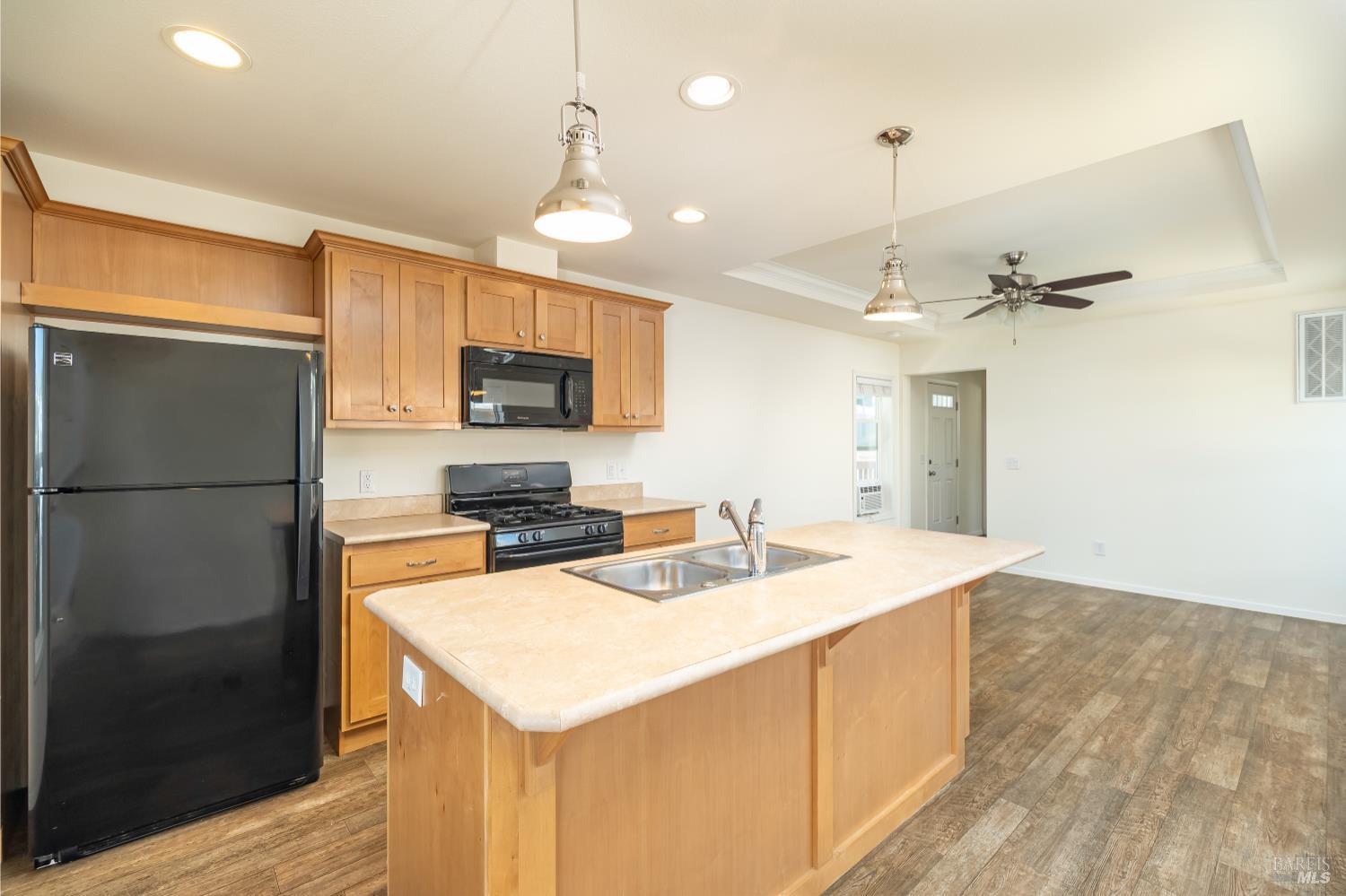 Detail Gallery Image 3 of 16 For 61 Romani Ct, Santa Rosa,  CA 95407 - 1 Beds | 1 Baths