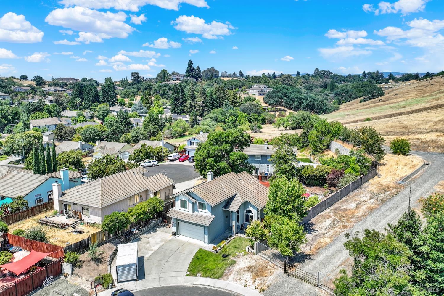 Detail Gallery Image 2 of 81 For 249 Milford Ct, Vacaville,  CA 95688 - 4 Beds | 2/1 Baths