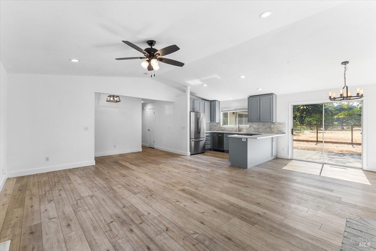 Detail Gallery Image 5 of 27 For 989 Ventnor Ave, Windsor,  CA 95492 - 3 Beds | 2 Baths