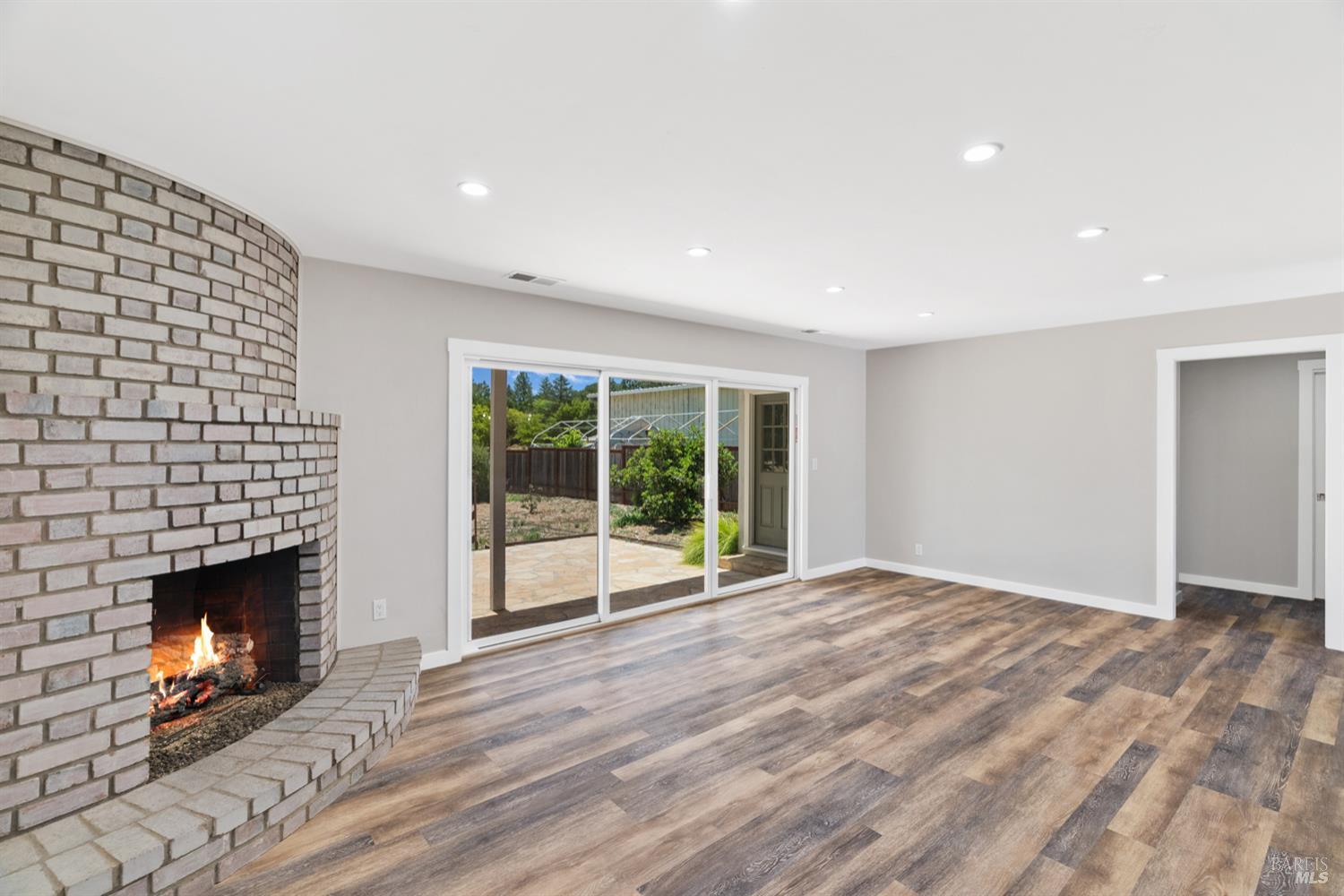 Detail Gallery Image 11 of 34 For 1038 Verano Ave, Sonoma,  CA 95476 - 3 Beds | 2 Baths