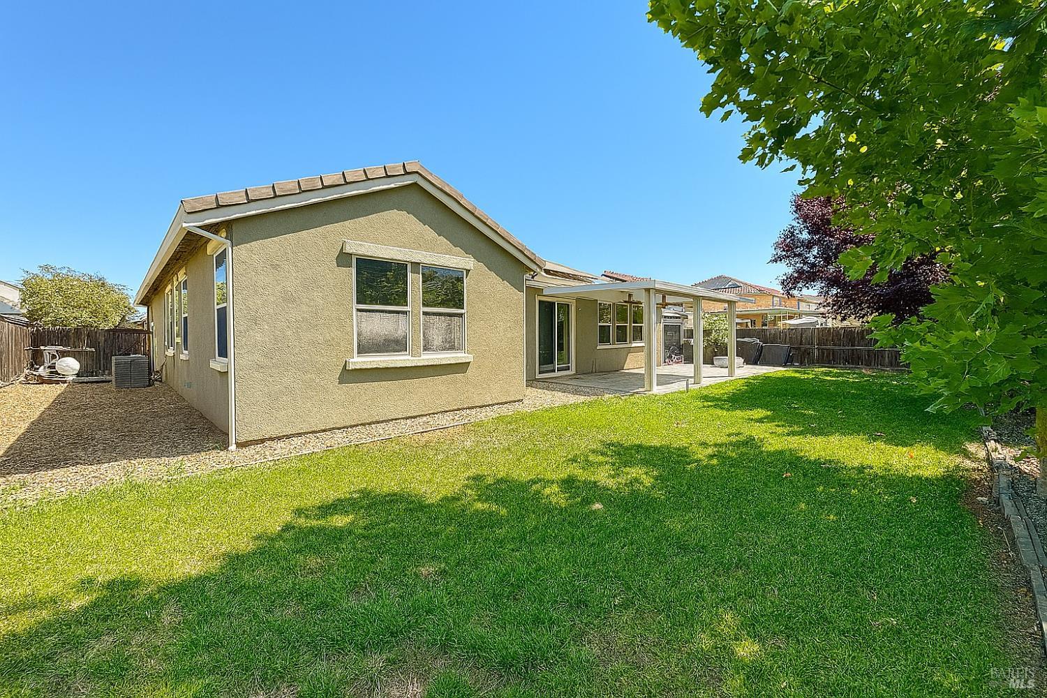 Detail Gallery Image 4 of 39 For 149 Shubin Way, Vacaville,  CA 95687 - 4 Beds | 2/1 Baths