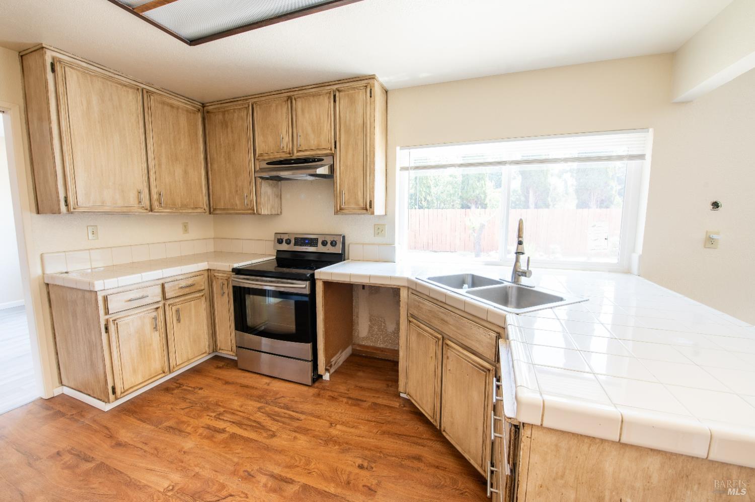 Detail Gallery Image 12 of 41 For 172 Delgado Ct, Vallejo,  CA 94591 - 4 Beds | 2/1 Baths
