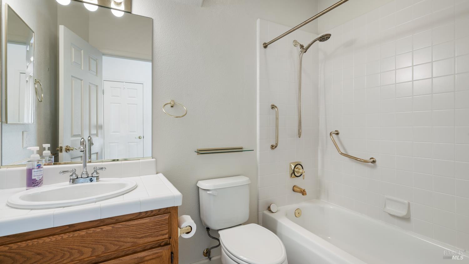Detail Gallery Image 22 of 54 For 15 Wedgewood Ct, Petaluma,  CA 94954 - 4 Beds | 3 Baths
