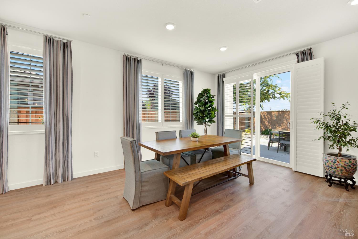 Detail Gallery Image 37 of 73 For 570 Wildflower Ct, Dixon,  CA 95620 - 3 Beds | 2 Baths