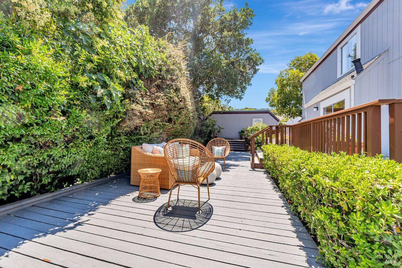 Detail Gallery Image 18 of 60 For 2541 Topaz Dr, Novato,  CA 94945 - 4 Beds | 2/1 Baths