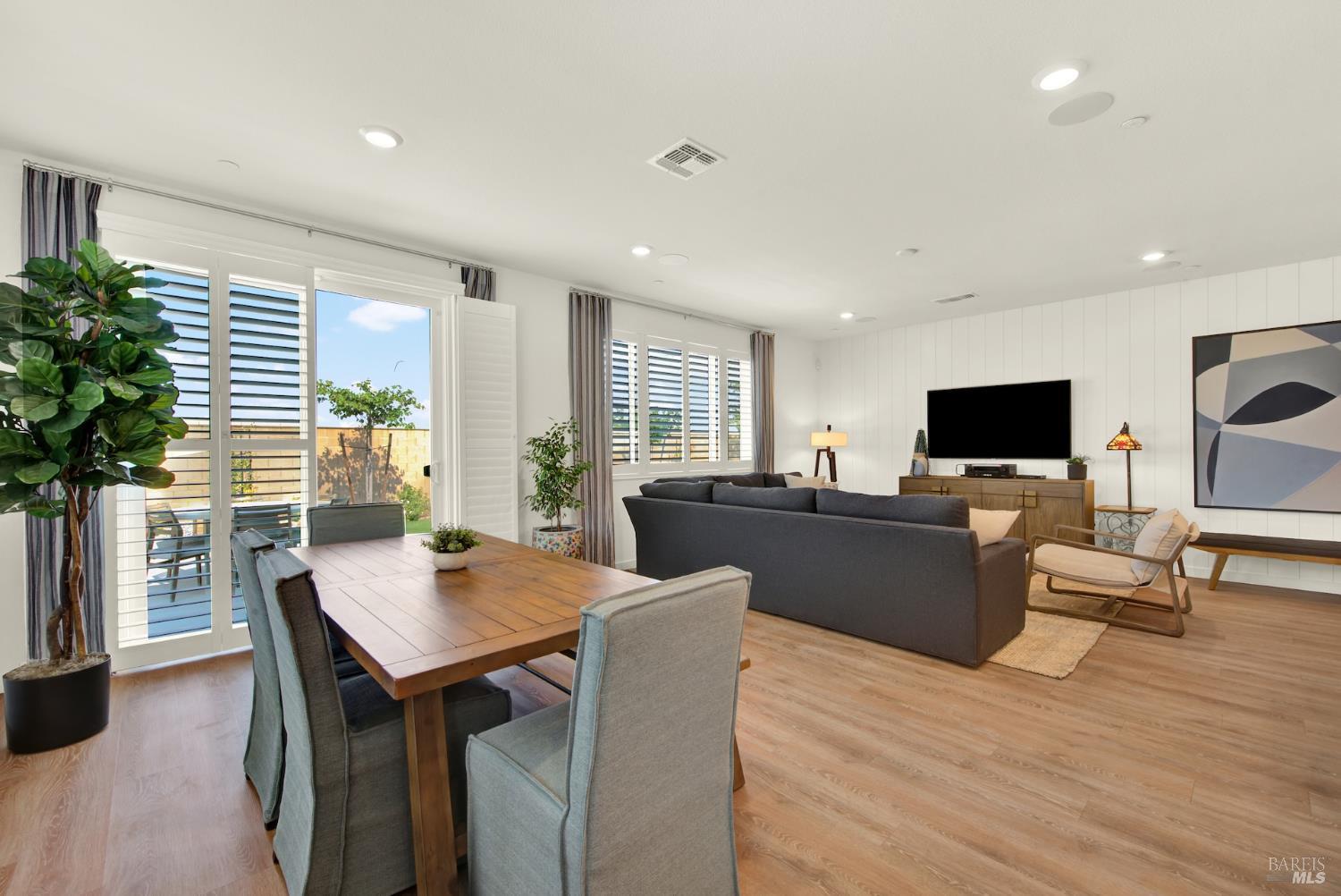 Detail Gallery Image 38 of 73 For 570 Wildflower Ct, Dixon,  CA 95620 - 3 Beds | 2 Baths