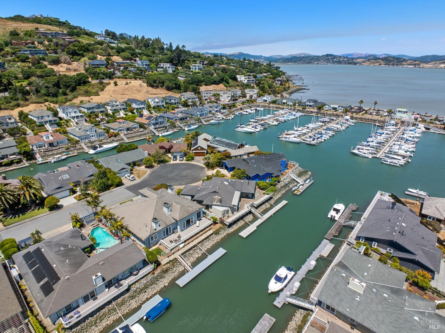Detail Gallery Image 39 of 44 For 220 Jamaica St, Tiburon,  CA 94920 - 4 Beds | 2/1 Baths