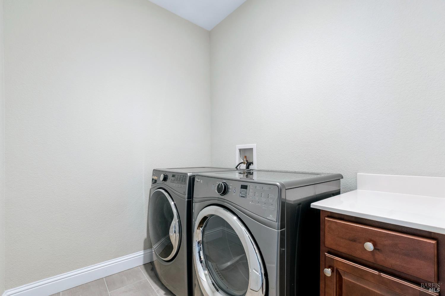 Detail Gallery Image 14 of 47 For 2152 Eva St, Napa,  CA 94559 - 3 Beds | 2/1 Baths