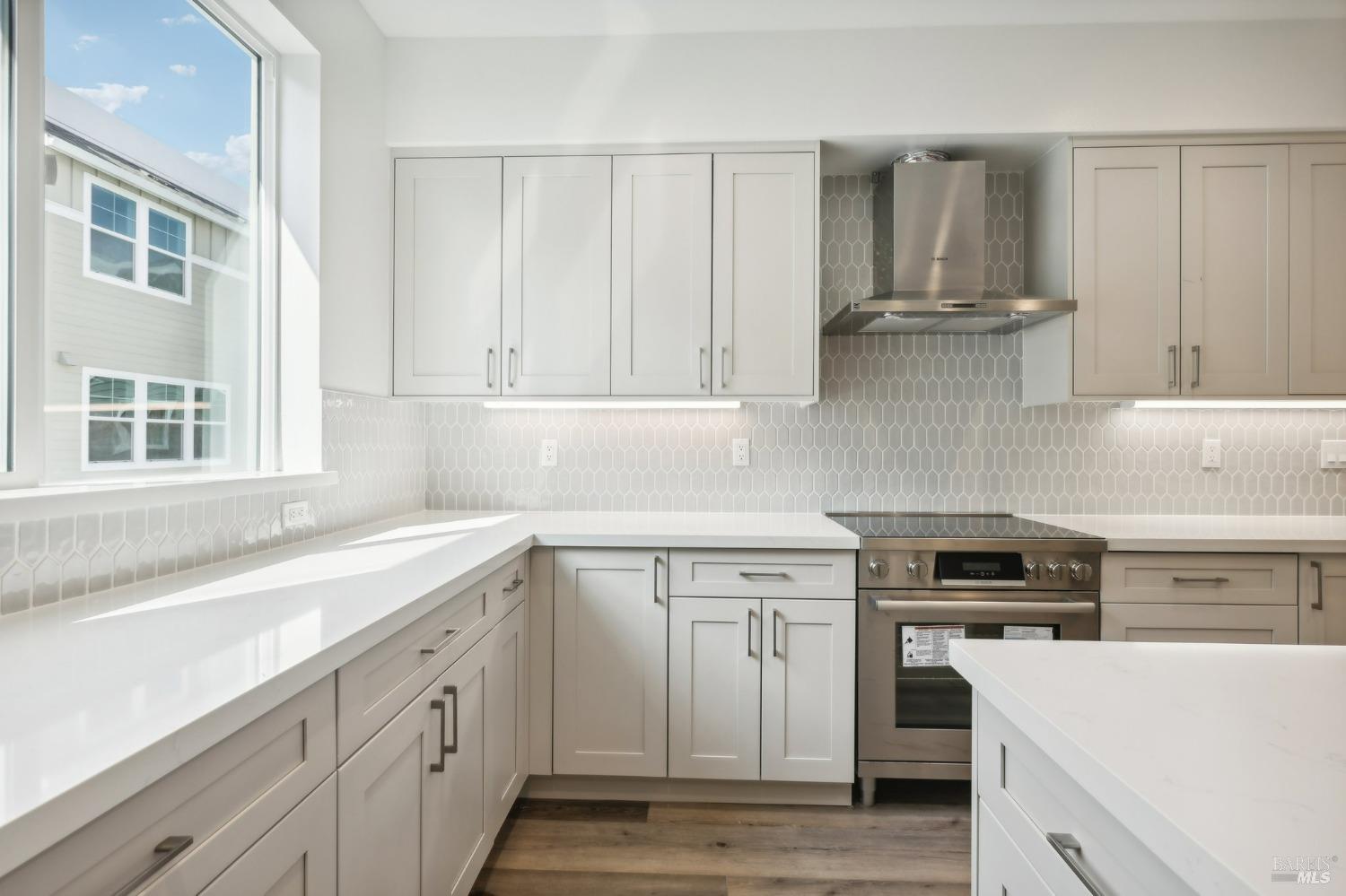 Detail Gallery Image 12 of 38 For 437 Semillion Ln, Santa Rosa,  CA 95403 - 3 Beds | 2/1 Baths