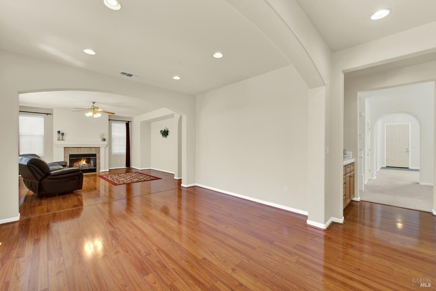 Detail Gallery Image 22 of 99 For 365 Sage Sparrow Cir, Vacaville,  CA 95687 - 6 Beds | 4 Baths