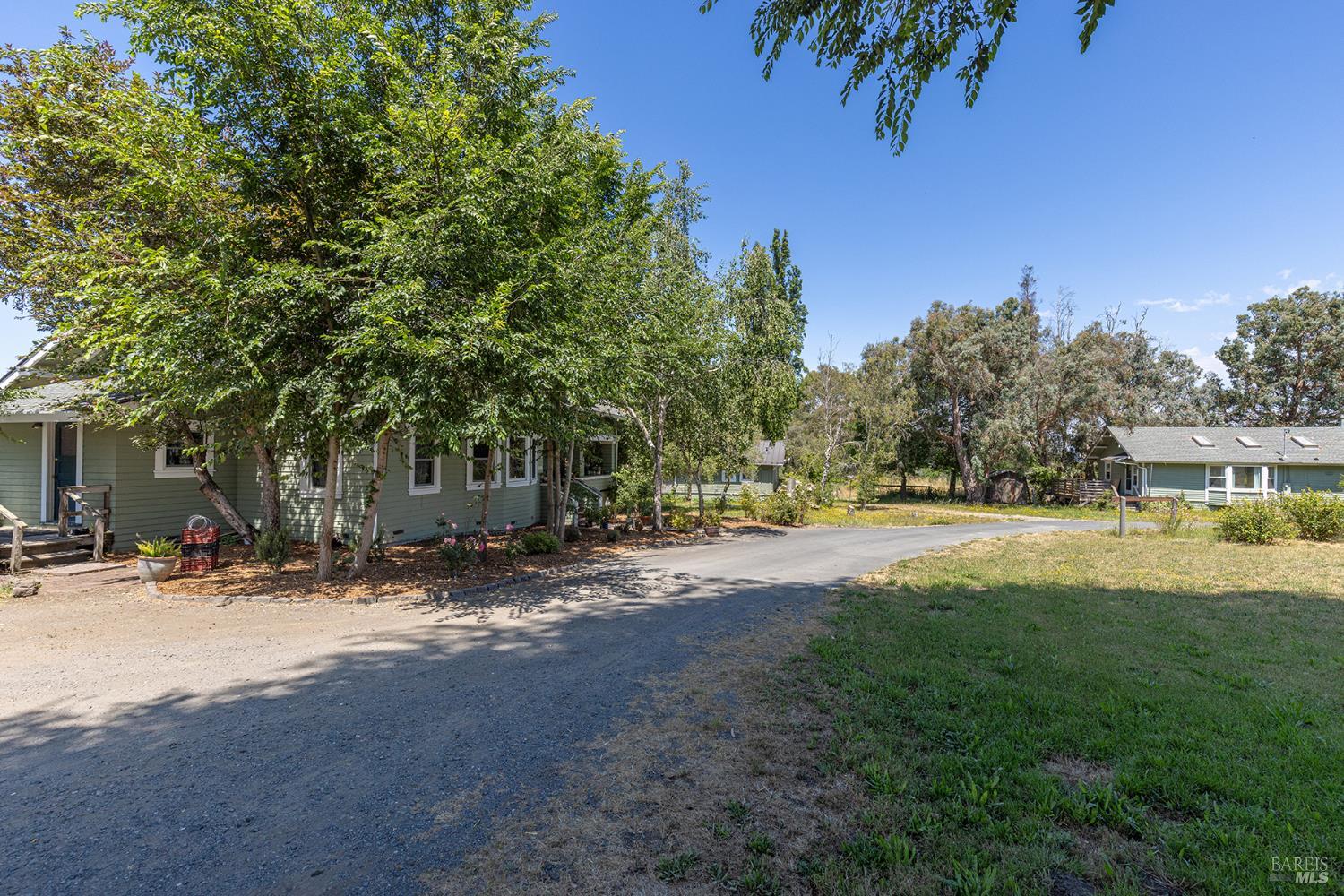 Detail Gallery Image 9 of 41 For 3803 Spring Hill Rd, Petaluma,  CA 94952 - 6 Beds | 5/1 Baths