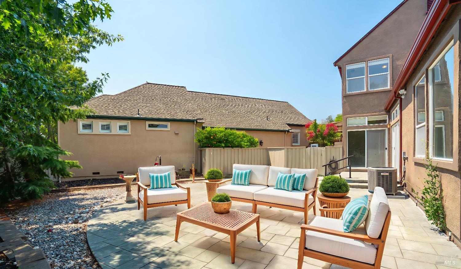 Detail Gallery Image 33 of 54 For 15 Wedgewood Ct, Petaluma,  CA 94954 - 4 Beds | 3 Baths