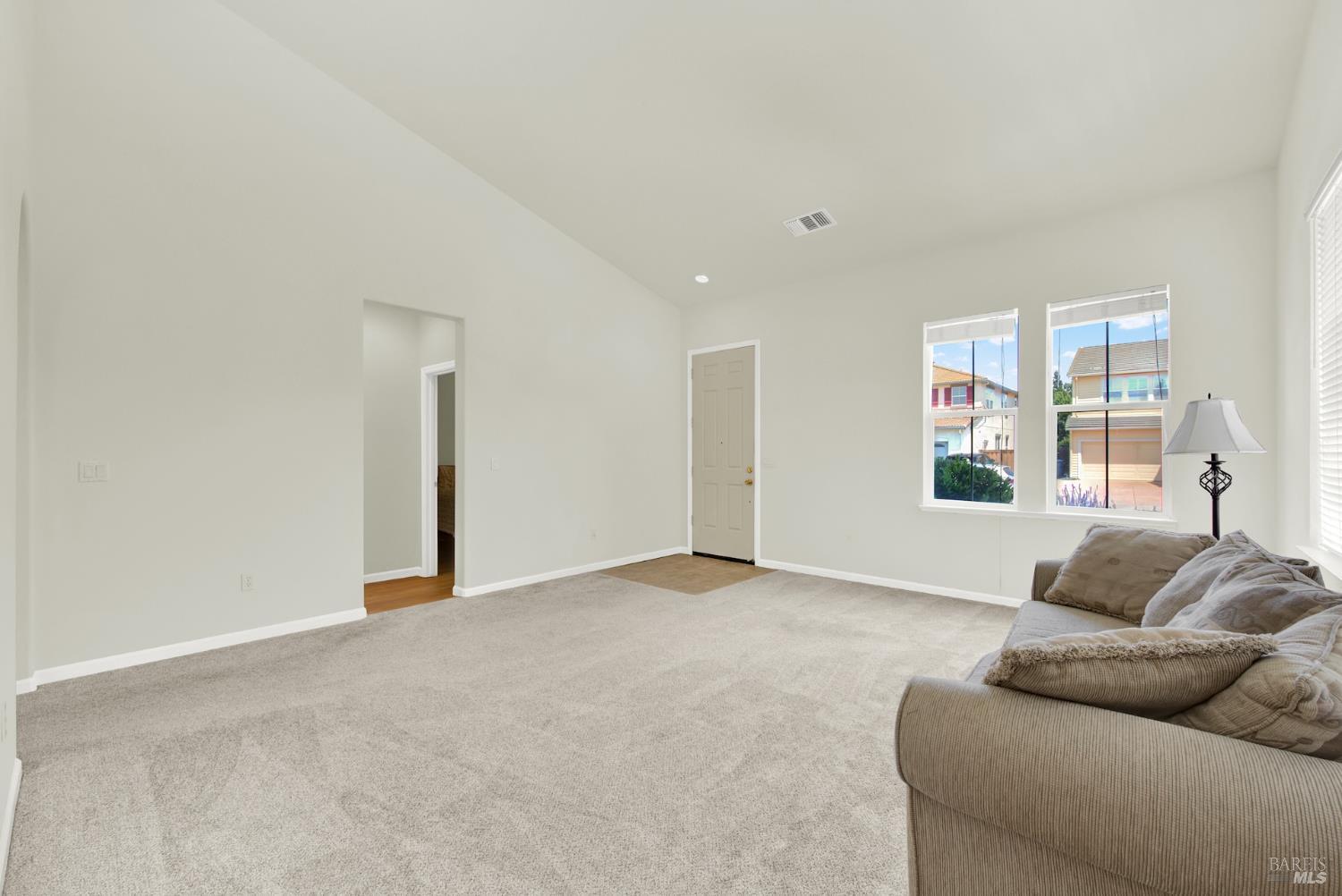 Detail Gallery Image 14 of 99 For 365 Sage Sparrow Cir, Vacaville,  CA 95687 - 6 Beds | 4 Baths