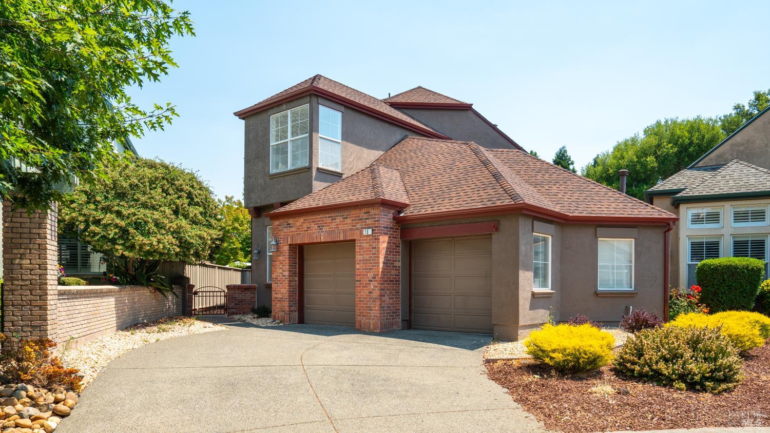 Detail Gallery Image 2 of 54 For 15 Wedgewood Ct, Petaluma,  CA 94954 - 4 Beds | 3 Baths