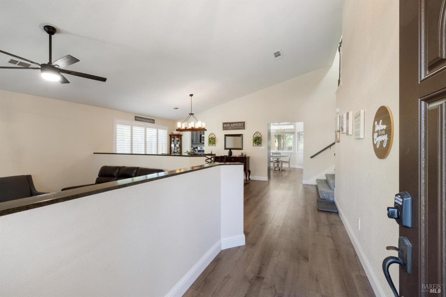Detail Gallery Image 10 of 60 For 654 Rutgers St, Vacaville,  CA 95687 - 5 Beds | 3 Baths
