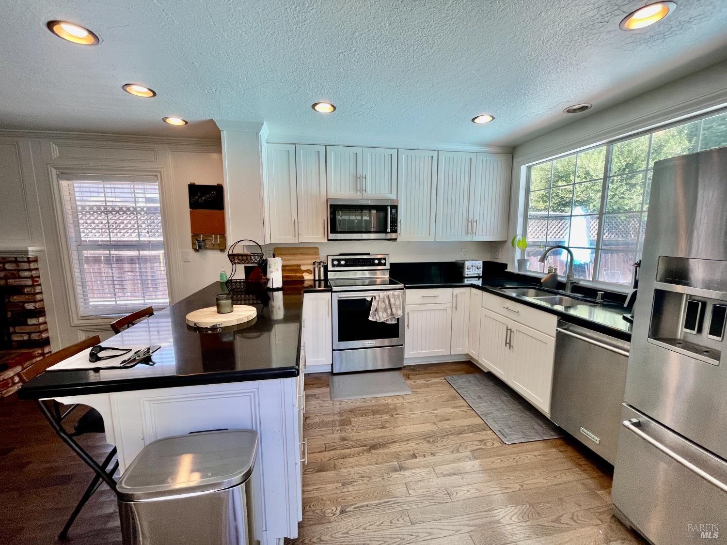 Detail Gallery Image 4 of 46 For 6194 San Gabriel Pl, Rohnert Park,  CA 94928 - 4 Beds | 2 Baths