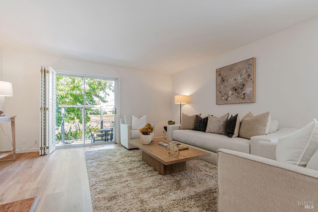 Detail Gallery Image 9 of 60 For 2541 Topaz Dr, Novato,  CA 94945 - 4 Beds | 2/1 Baths