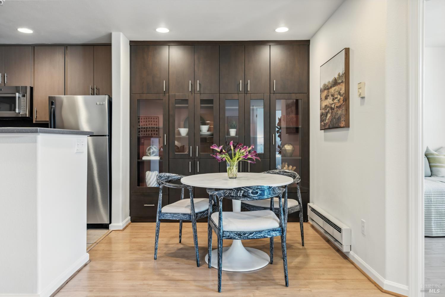 Detail Gallery Image 4 of 20 For 1115 B St #202,  San Rafael,  CA 94901 - 2 Beds | 1 Baths
