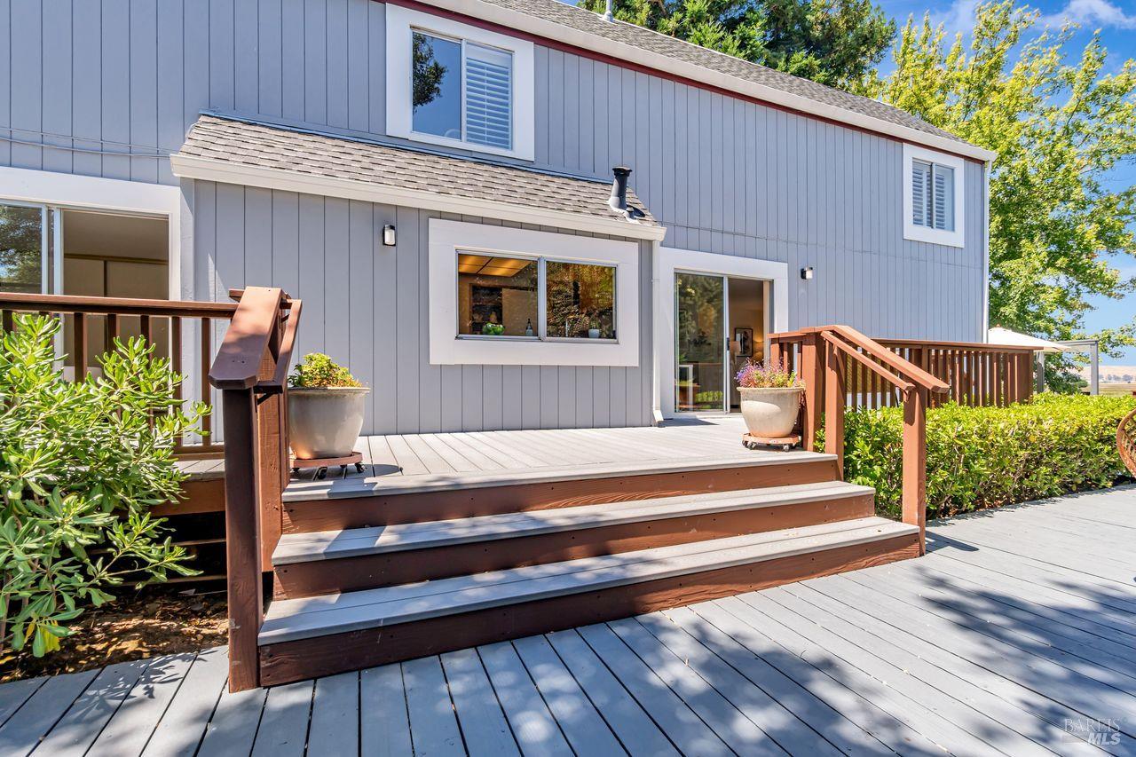 Detail Gallery Image 20 of 60 For 2541 Topaz Dr, Novato,  CA 94945 - 4 Beds | 2/1 Baths