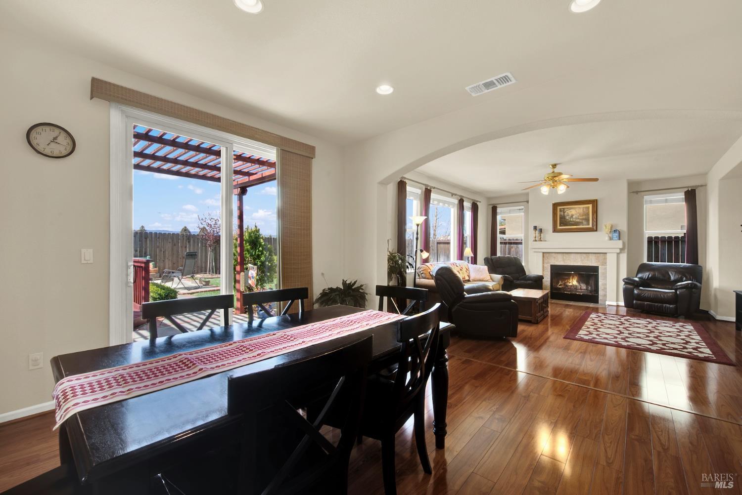 Detail Gallery Image 35 of 99 For 365 Sage Sparrow Cir, Vacaville,  CA 95687 - 6 Beds | 4 Baths
