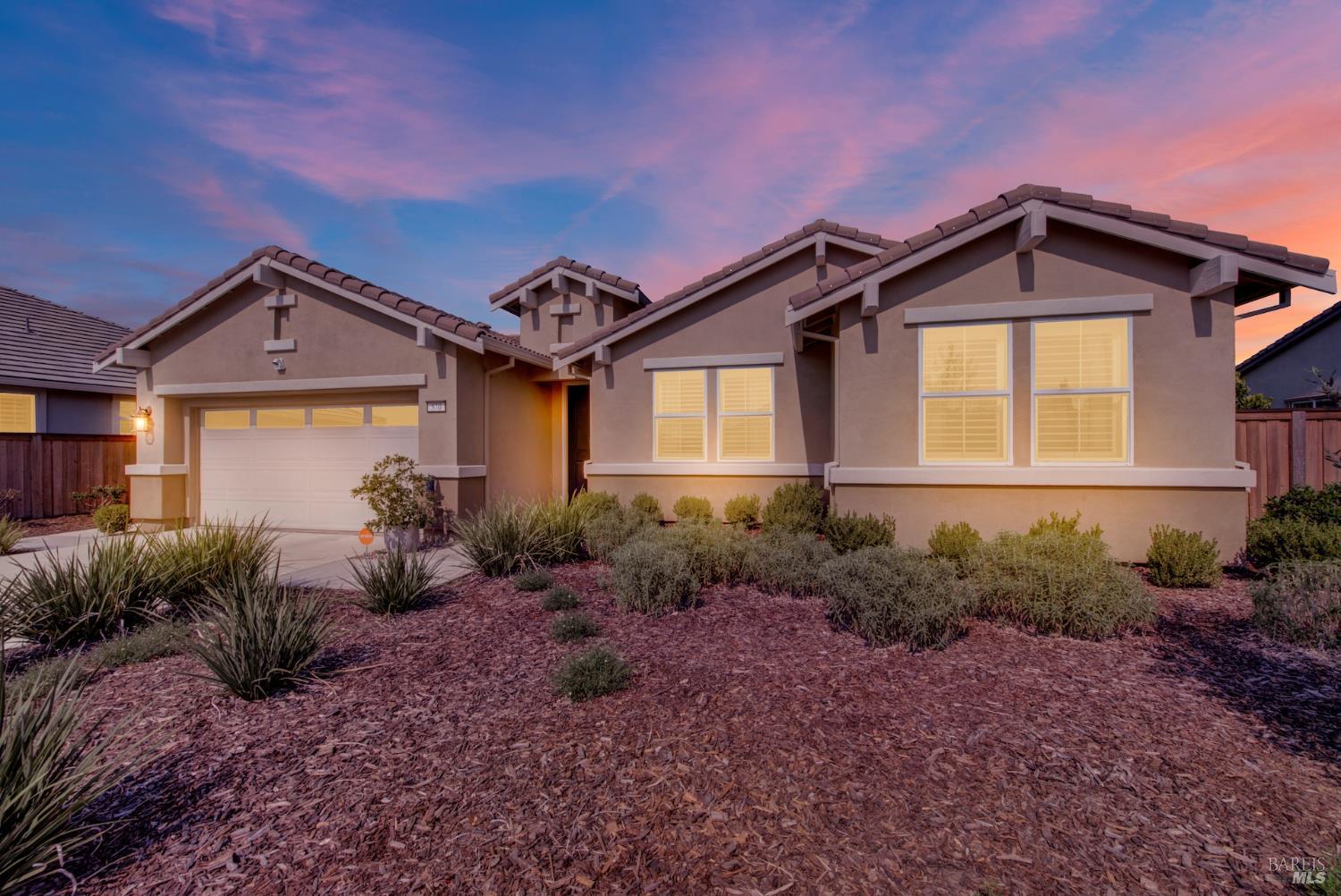 Detail Gallery Image 2 of 73 For 570 Wildflower Ct, Dixon,  CA 95620 - 3 Beds | 2 Baths