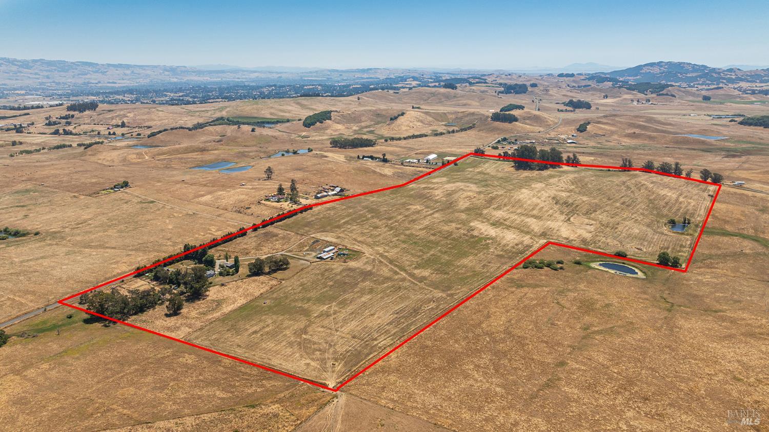 Detail Gallery Image 2 of 41 For 3803 Spring Hill Rd, Petaluma,  CA 94952 - 6 Beds | 5/1 Baths