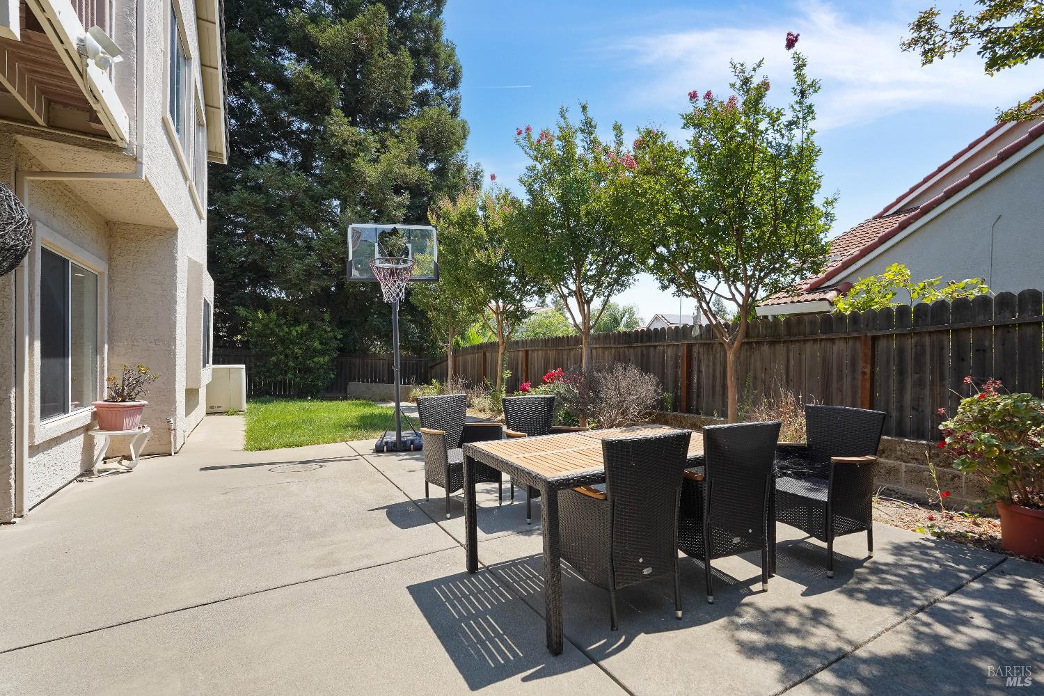 Detail Gallery Image 53 of 71 For 598 Crownpointe Cir, Vacaville,  CA 95687 - 4 Beds | 3 Baths