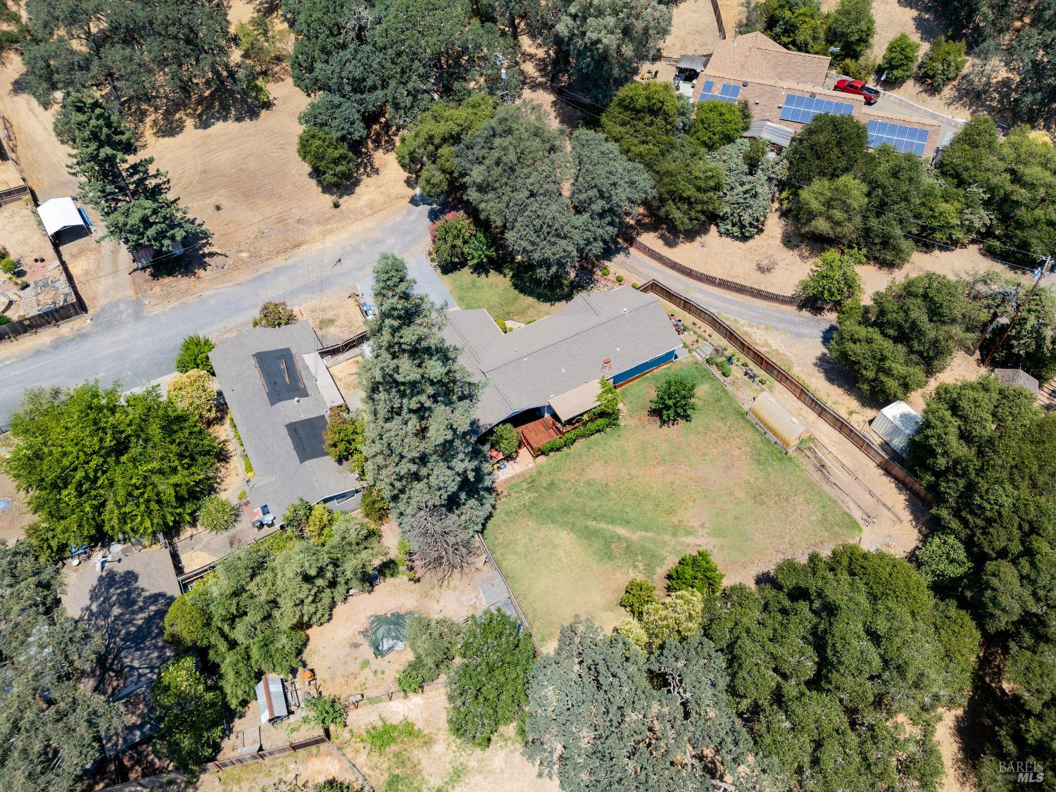 Detail Gallery Image 32 of 34 For 1725 E Madrone Dr, Ukiah,  CA 95482 - 4 Beds | 2 Baths